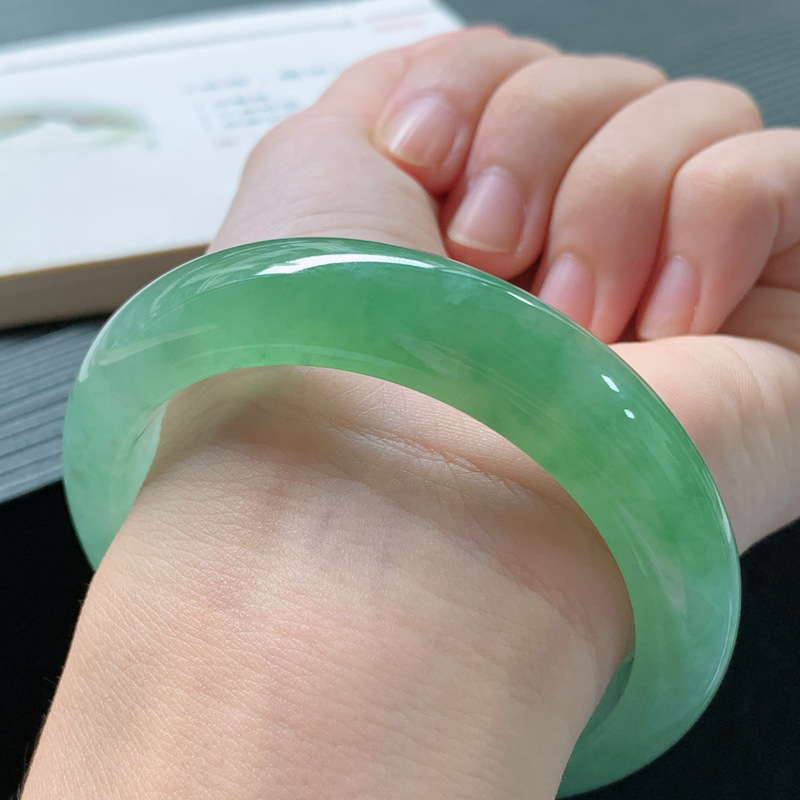 Jadeite bracelet, Burmese old  - Lighting & Home Decor Studio recension och pris