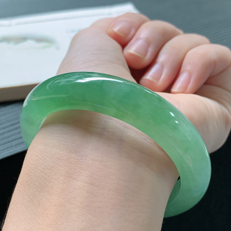 Jadeite bracelet, Burmese old  - Lighting & Home Decor Studio recension och pris