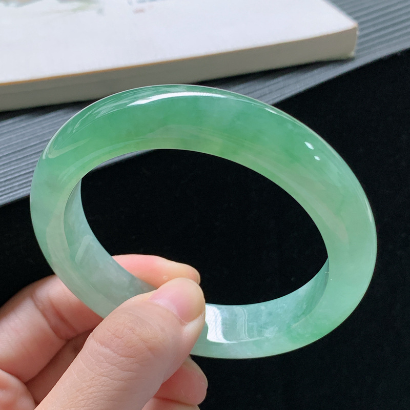 Jadeite bracelet, Burmese old  - Lighting & Home Decor Studio recension och pris